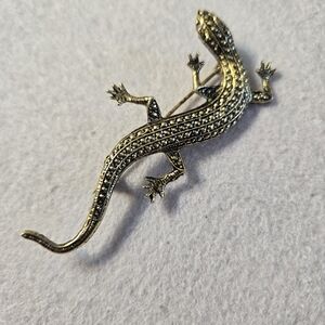 Elegant Gold-Toned Lizard Gecko Brooch 3" X 1.25"